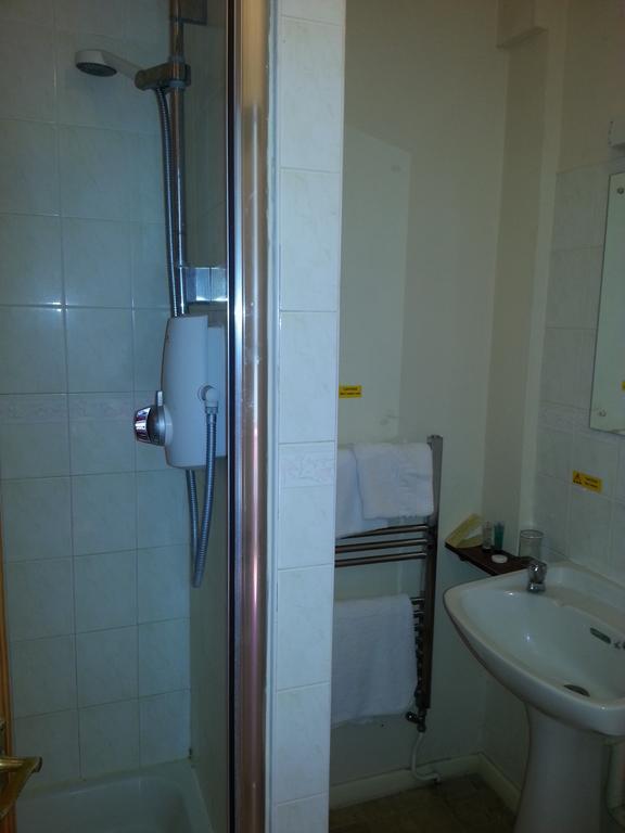 نيوماركت Cadogan Hotel المظهر الخارجي الصورة