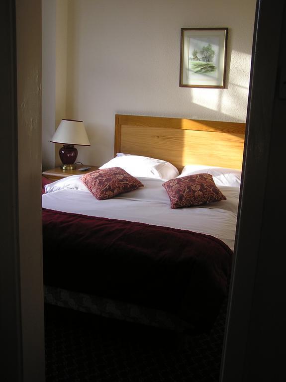نيوماركت Cadogan Hotel المظهر الخارجي الصورة