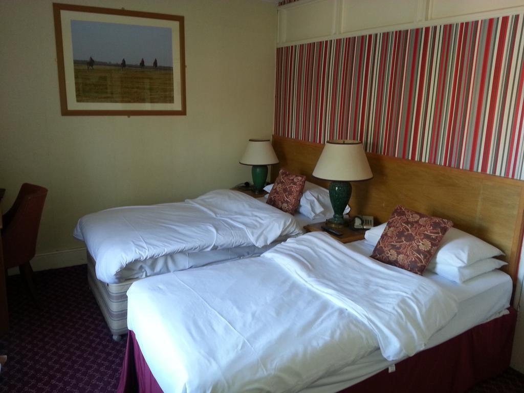 نيوماركت Cadogan Hotel المظهر الخارجي الصورة